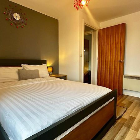 Two Bedroom Flat Town Centre โคล์เชสเตอร์ ภายนอก รูปภาพ