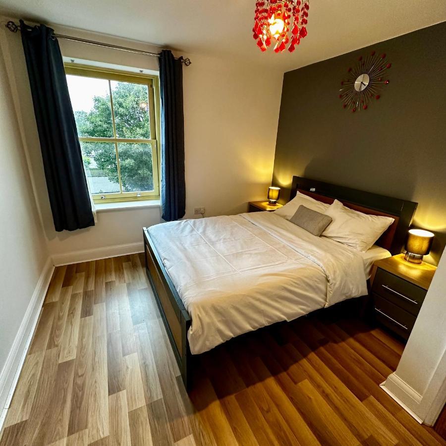 Two Bedroom Flat Town Centre โคล์เชสเตอร์ ภายนอก รูปภาพ