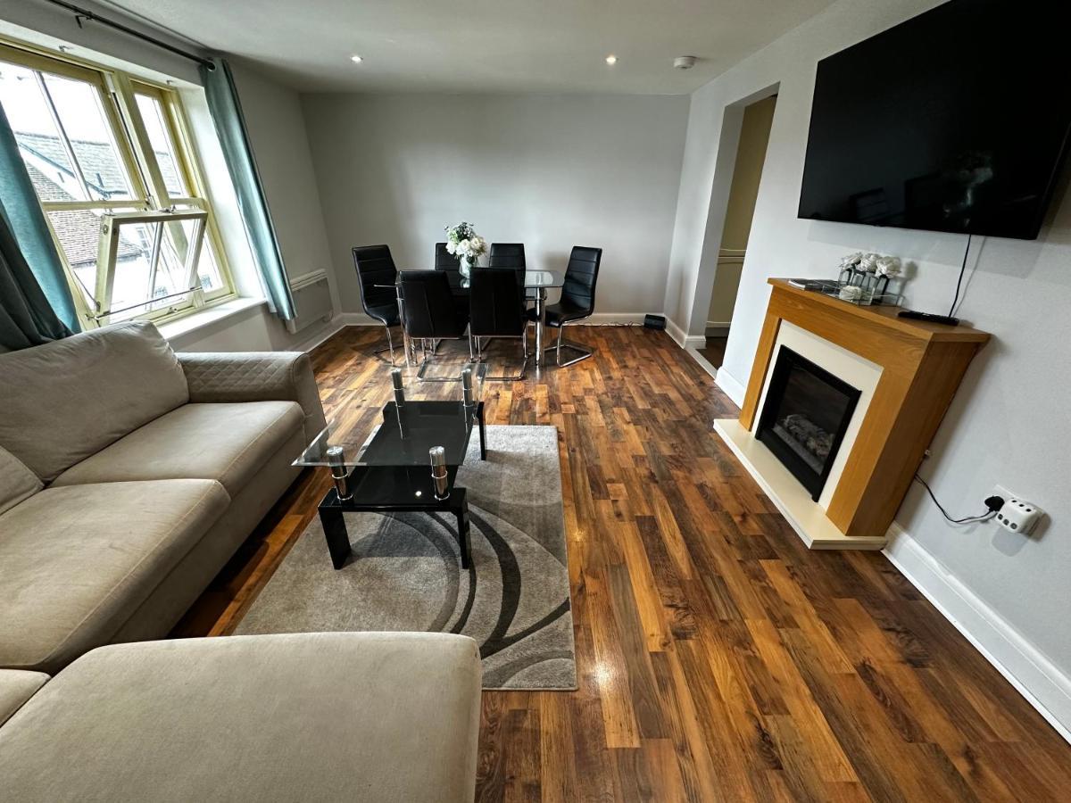 Two Bedroom Flat Town Centre โคล์เชสเตอร์ ภายนอก รูปภาพ