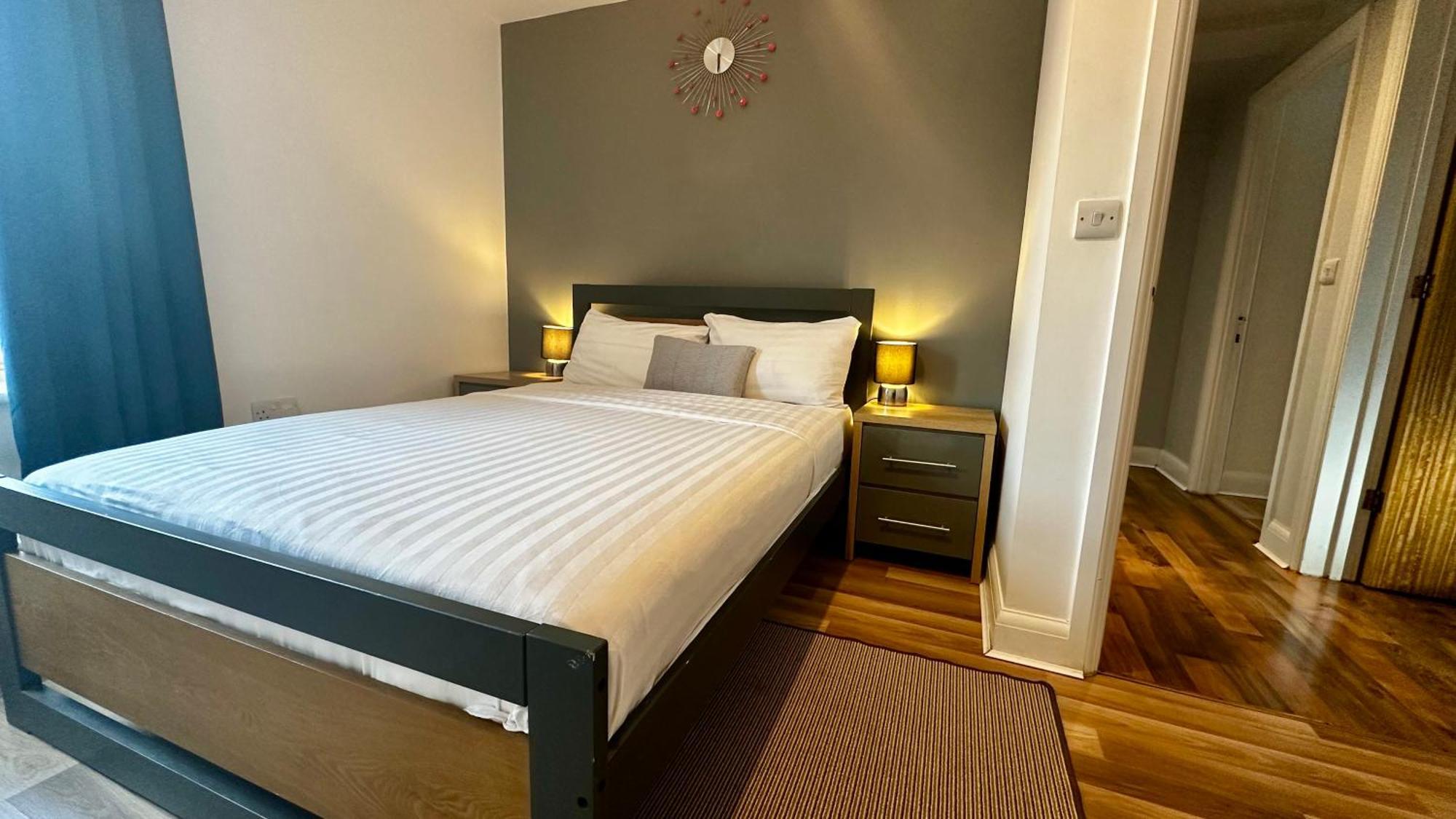 Two Bedroom Flat Town Centre โคล์เชสเตอร์ ภายนอก รูปภาพ