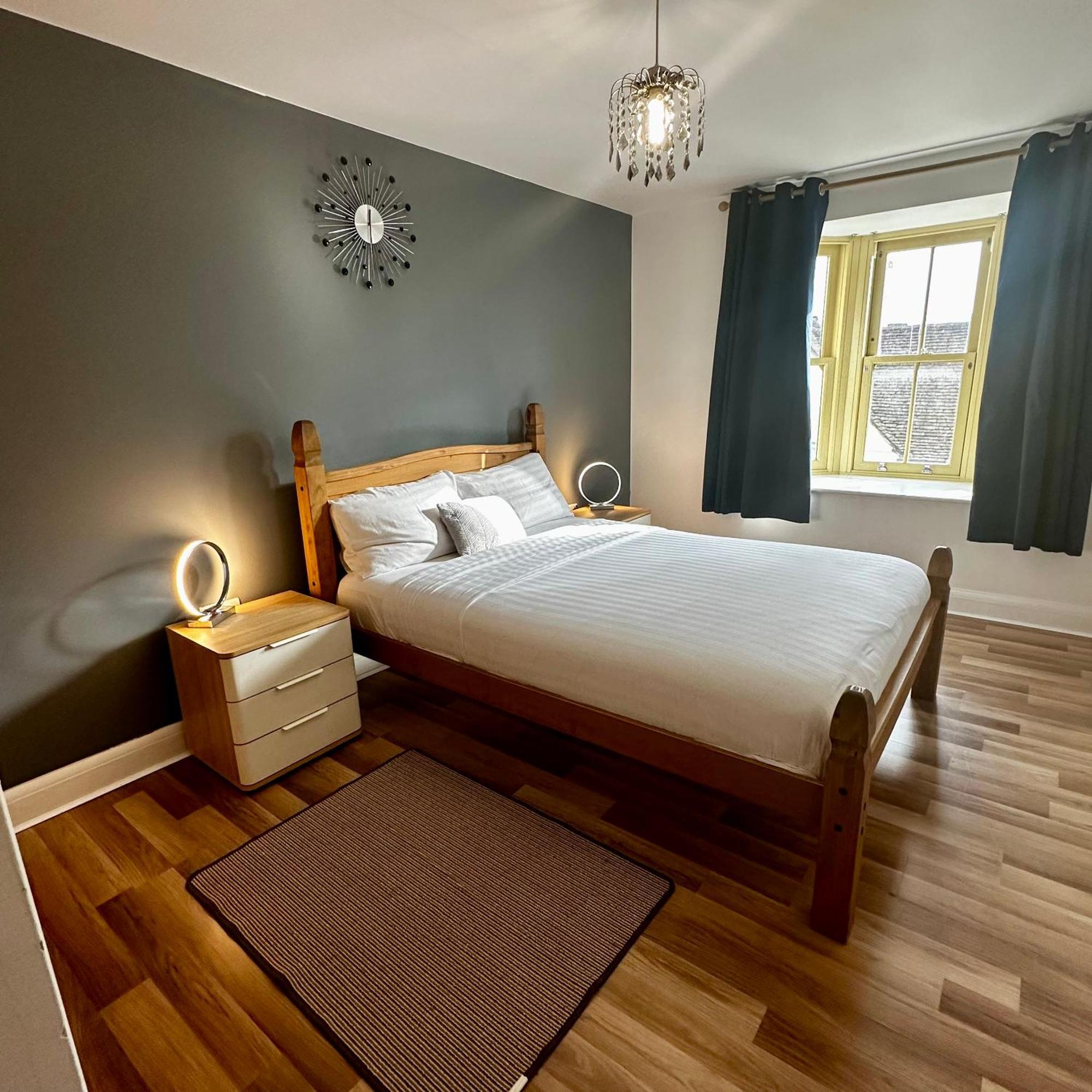 Two Bedroom Flat Town Centre โคล์เชสเตอร์ ภายนอก รูปภาพ